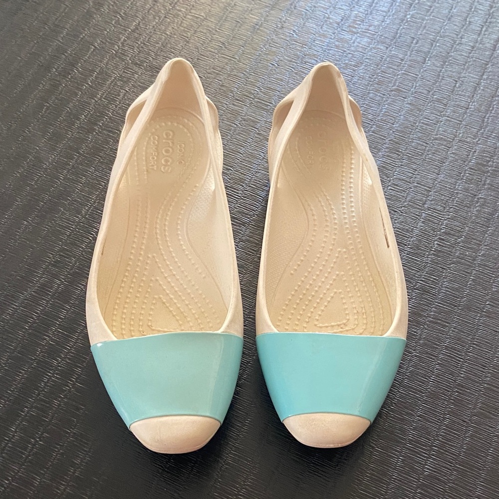CROCS Women's Cream and Blue Loafers